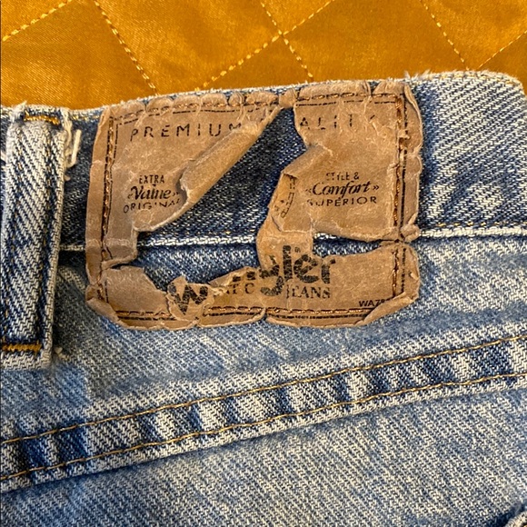 Wrangler Vintage Light Blue Jean Shorts for Men - Picture 2 of 6